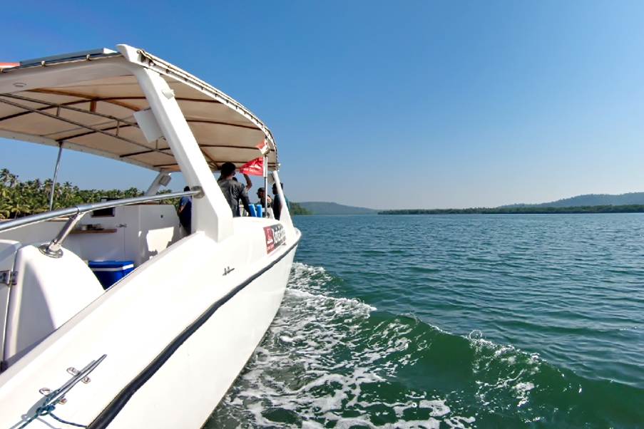 private-cruise-in-goa-beyond the-beach